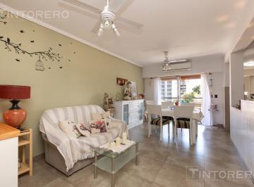 Departamento · 68m² · 3 Ambientes · 1 Cochera · Venta Departamento 3 Ambientes Caseros con Cochera