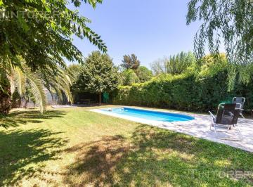 Casa · 232m² · 5 Ambientes · 4 Cocheras · Venta Casa 5 Ambientes Parque Leloir - Pileta - Financia - Acepta Permuta