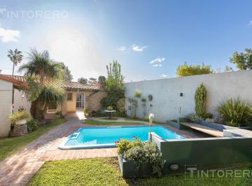 Casa · 100m² · 3 Ambientes · 2 Cocheras · Venta Casa 3 Ambientes Hurlingham con Pileta