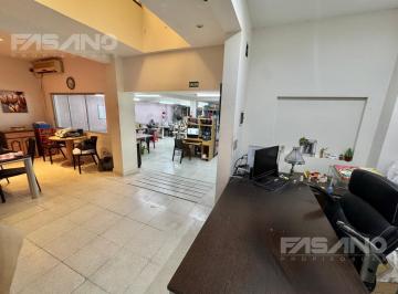 Local comercial · 225m² · 3 Ambientes · 1 Cochera · Depósito / Galpón 225 m² en Villa Lynch | Acceso Camiones | Ideal Logística E Industria Liviana