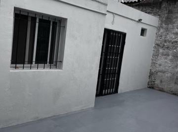 Departamento · 2 Ambientes · Departamento Interno de 1 Dormitorio en B° Tiro Suizo.