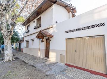 Casa · 156m² · 4 Ambientes · 1 Cochera · Venta / Sarmiento 2800 / Casa en Lote Propio / 4 Ambientes / Caseros / Propicia