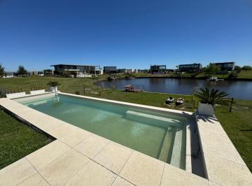 Casa · 200m² · 5 Ambientes · 2 Cocheras · Oportunidad! Venta de Casa Moderna en Dos Plantas con Pileta en Naudir Lote Al Rio Etapa 2