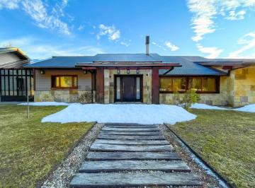 Casa · 270m² · 5 Ambientes · 2 Cocheras · Venta Casa Villa La Angostura