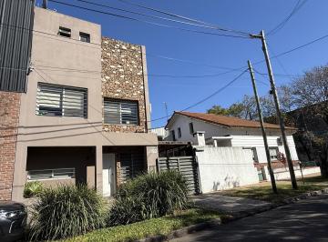 Casa · 292m² · 6 Ambientes · 1 Cochera · Venta en Block Casa + Triplex - Ideal Vivienda Más Renta - Munro