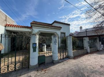 Casa · 115m² · 6 Ambientes · Leiva 5650