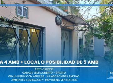 Casa · 64m² · 5 Ambientes · 1 Cochera · Casa en Moron, Casa 5 Amb en Esquina, Galeria, Jardin, Parque, Apto Crédito, Ambientes Luminosos