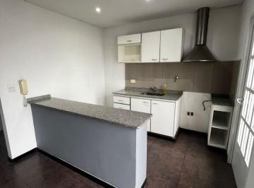 ZAP-ZAP-1808_2 · Alquiler de Dpto. 2 Amb. con Patio y Terraza en C. Madero