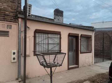 Casa de 4 ambientes, Ciudad de Santa Fe · Alquier Casa Al Frente 2 Dorm - Alberti 4958