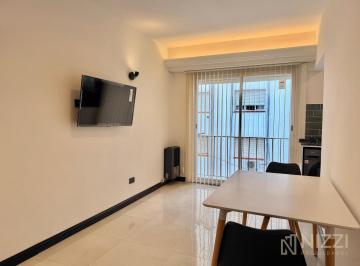 Departamento · 27m² · 1 Ambiente · Ambiente Al Contrafrente con Balcón Francés - Plaza Colón