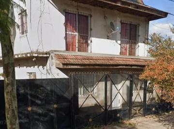Casa · 140m² · 5 Ambientes · Casa en Venta - 3 Dorm. 2 Baños - Presidente Derqui