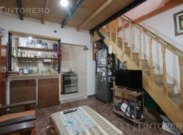 Casa · 74m² · 4 Ambientes · 1 Cochera · Casa Dividida en 2 PH Pompeya