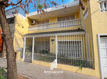 Casa · 278m² · 5 Dormitorios · Venta Casa Multifamiliar 6 Amb. Zelarrayan 6000. V Lugano. Caba