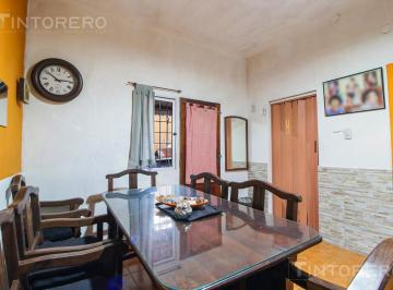 PH · 42m² · 2 Ambientes · PH de 2 Ambientes en Venta en Bernal Oeste, Quilmes con Patio.
