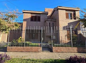 Casa · 175m² · 6 Ambientes · 1 Cochera · Se Vende Casa Cuatro Dorm. Mas Departamento en Alto Verde