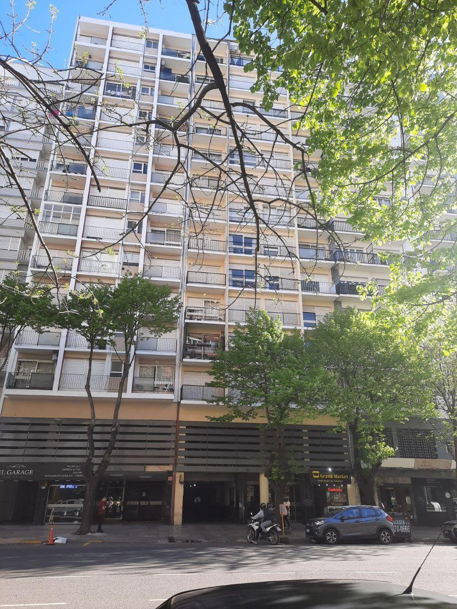 Depto. Con muy buena ubicación sobre Av. Colon a 200 mts de Plaza Colon