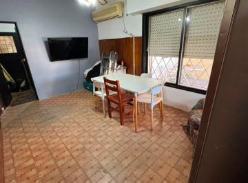 Casa · 70m² · 3 Ambientes · 1 Cochera · Venta Casa 3 Amb + 2 PH en Lote de 300 m² - Av Ratti