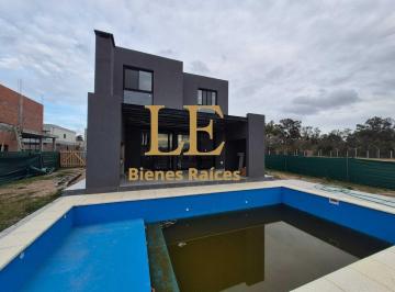 Casa · 234m² · 4 Ambientes · 2 Cocheras · Venta Casa a Estrenar en Barrio Santa Sofía, Pilar del Este