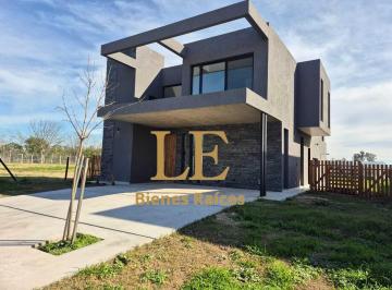 Casa · 234m² · 4 Ambientes · 2 Cocheras · Venta Casa a Estrenar en Barrio Santa Sofía, Pilar del Este