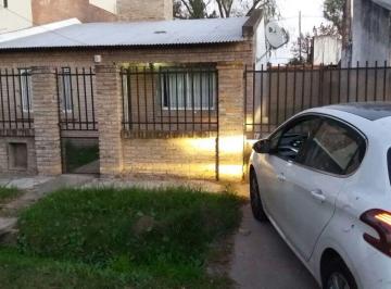 Casa de 3 ambientes, Rosario · Pasaje Franklin 8559 (Altura Juan Jose Paso Al 8.000)