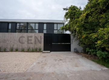 Casa · 141m² · 3 Dormitorios · 1 Cochera · Venta Casa en Gonnet