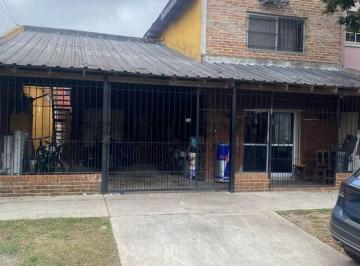 Casa · 330m² · 3 Ambientes · 2 Cocheras · Venta de Casa y 3 Departamentos en San Fernando