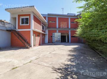 Depósito · 360m² · 5 Cocheras · Depósito en Francisco Álvarez