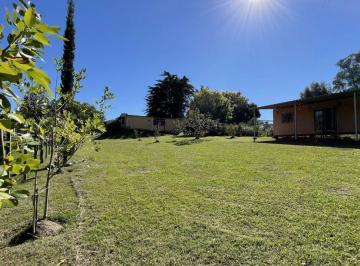 Casa · 78m² · 2 Ambientes · Casa con Amplio Terreno en Venta en Colonia