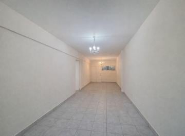 Departamento · 40m² · 1 Ambiente · 1 Cochera · Venta Amplio Monoambiente con Cochera Fija y Balcón Al Frente Palermo Hollywood