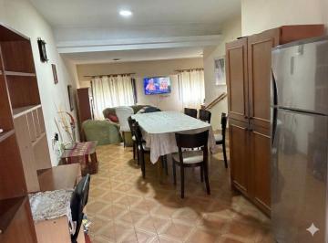 PH · 170m² · 4 Ambientes · 3 Cocheras · PH Vivienda C/ Local Comercial a La Venta La Plata