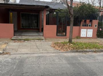 Casa de 5 ambientes, Morón · 2 Casas a La Par Una con Cochera Cubierta