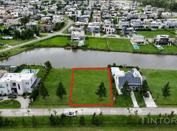 Terreno · 766m² · Venta Lote Canning Barrio Los Talas con Fondo a Laguna