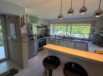 Casa · 202m² · 7 Ambientes · 5 Cocheras · Country Club Mayling Pileta Casa 7 Ambientes