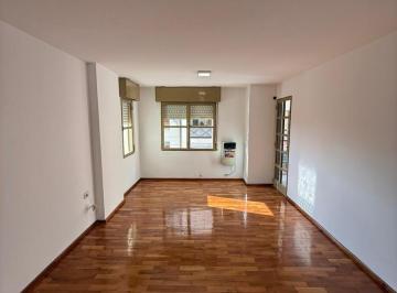 Departamento · 60m² · 5 Ambientes · Departamento en Centro