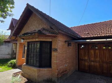 Casa · 200m² · 5 Ambientes · 3 Cocheras · Venta Casa 4 Ambientes - Bella Vista