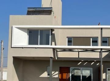 Casa de 5 ambientes, Córdoba · Alquilo Duplex 3 Dorm. - Docta