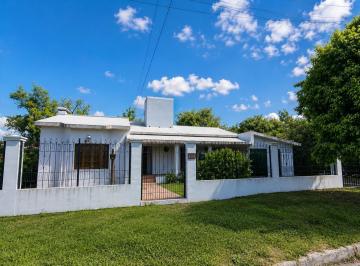 Casa · 214m² · 5 Ambientes · 2 Cocheras · Casa Chalet en Venta en Villa Allende, Colón, Córdoba