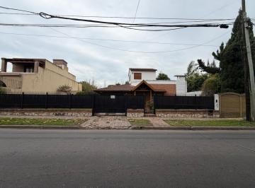 Casa · 200m² · 4 Ambientes · 3 Cocheras · Casa en Burzaco