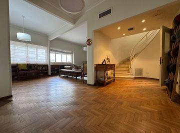 Casa de 8 ambientes, La Plata · Casa de Categoría en Zona Estratégica de La Plata | Ideal Vivienda, Estudio, Institución o Empresa.