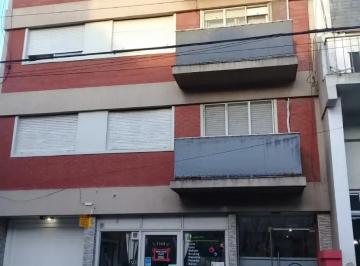 Departamento de 3 ambientes, Berazategui · Venta Departamento en Berazategui Centro, 3 Ambientes con Cochera