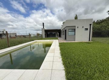 Casa · 105m² · Oportunidad Casa 3 Dorm. con Pileta - Fincas de Ibarlucea