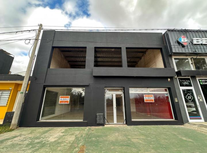 Bodega-Galpón · 300m² · 4 Ambientes
