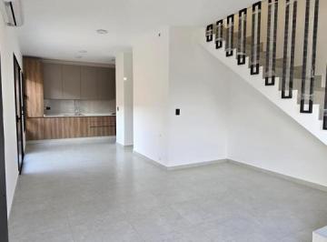 Casa · 95m² · 7 Ambientes · 1 Cochera · Duplex en Venta. Dos Dorm.. Docta. Etapa 1.