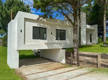 Casa de 4 ambientes, Costa Esmeralda · Casa a Estrenar 214 m² Venta Costa Esmeralda Piscina