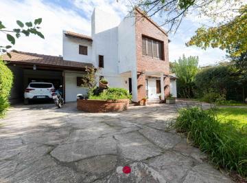 Casa · 200m² · 4 Ambientes · 2 Cocheras · Casa en Grosellar