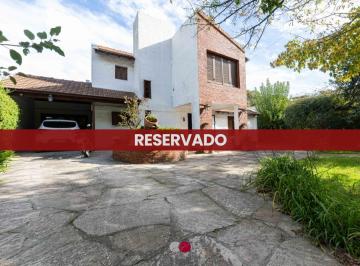 Casa · 200m² · 4 Ambientes · 2 Cocheras · Casa en Grosellar