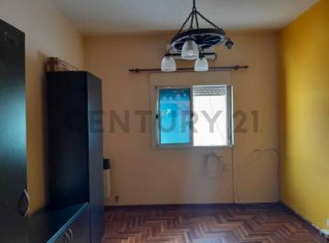 PH · 44m² · 1 Ambiente · Monoambiente en Alquiler en Lomas del Mirador con Patio Interno
