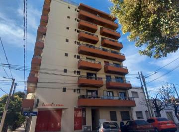 Departamento · 50m² · 2 Ambientes · Expensas Bajas - Amplio Balcon - Muy Luminoso