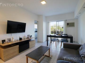 Departamento · 70m² · 3 Ambientes · 1 Cochera · Venta Dpto 3amb Castelar Norte Centro Al Frente Balcón y Cochera
