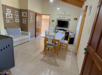 Casa · 117m² · 2 Dormitorios · 1 Cochera · Casa en Venta en Centro de Bialet Massé con Vista a Las Sierras a 100 m del Río